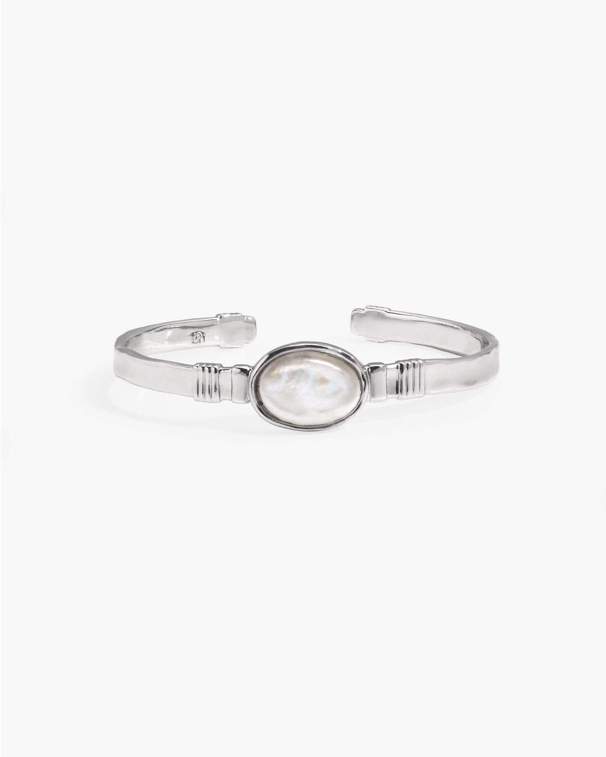 Liquid Oval Pearl Bangle in Gold