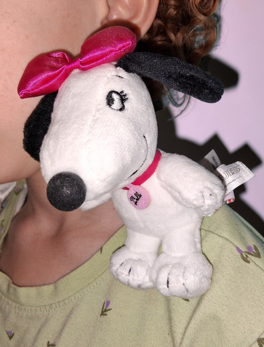 PEANUTS® BELLE 4INCH SHOULDER SITTER
